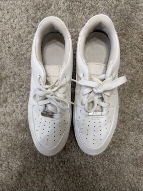 Nike White Low-Top Air Force 1 Sneakers